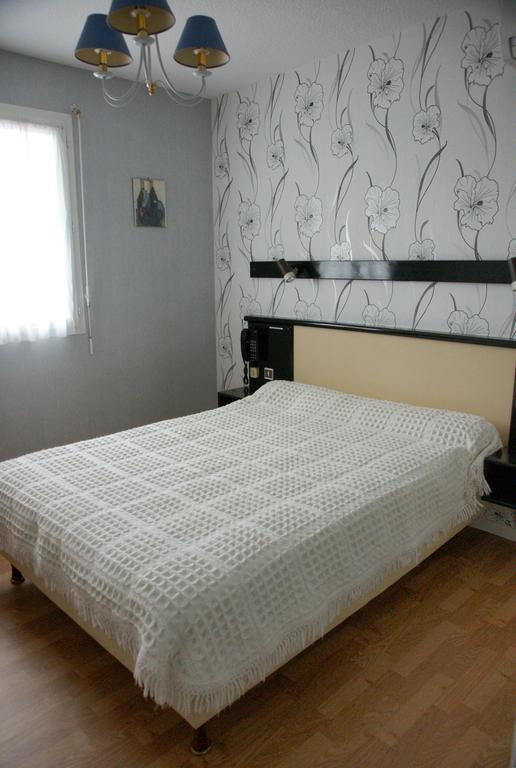 Hotel Restaurant Le Bourgneuf Morlaas Dış mekan fotoğraf