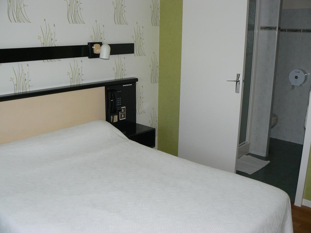 Hotel Restaurant Le Bourgneuf Morlaas Dış mekan fotoğraf